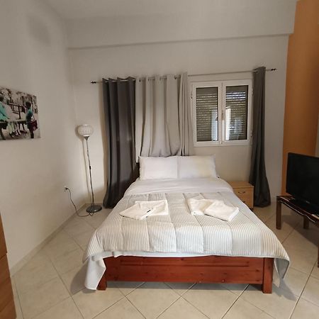 Cozy Apartment In The Center Of Aighion Achaia - Ground Floor - Ισόγειο Στουντιο Aegium Buitenkant foto